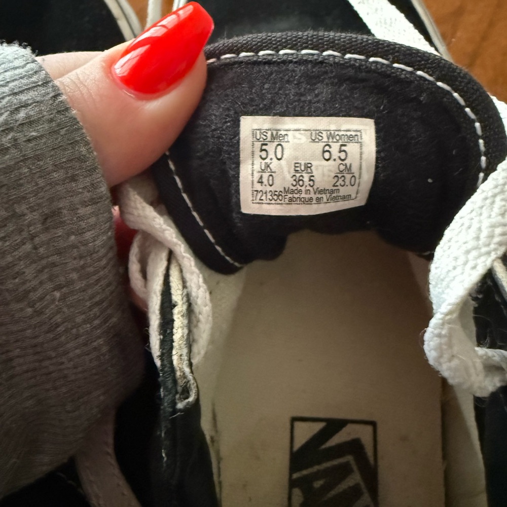 Vans Black and White Sneakers - Picture 5 of 5